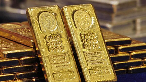 Gold falls ₹150 to ₹88,750 per 10g, silver declines ₹250